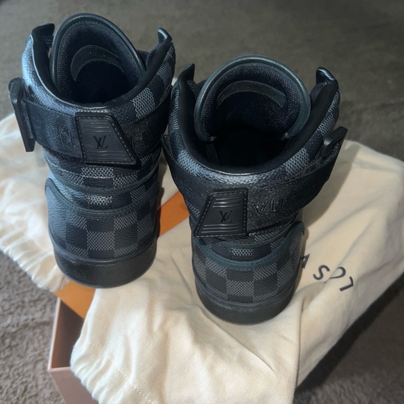 Designer Shoes (Louis Vuitton) Souliers - Picture 5 of 9